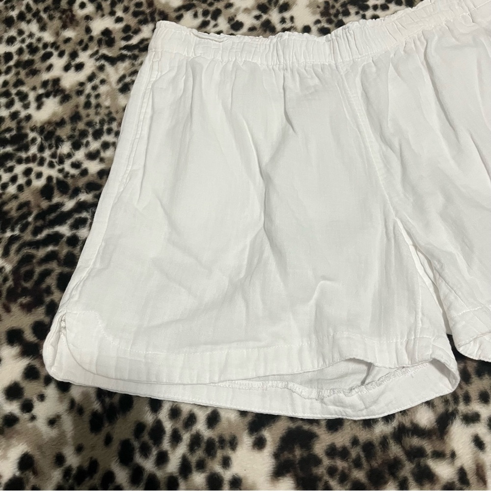 Old Navy size XL women’s white elastic waistband shorts - Picture 4 of 11